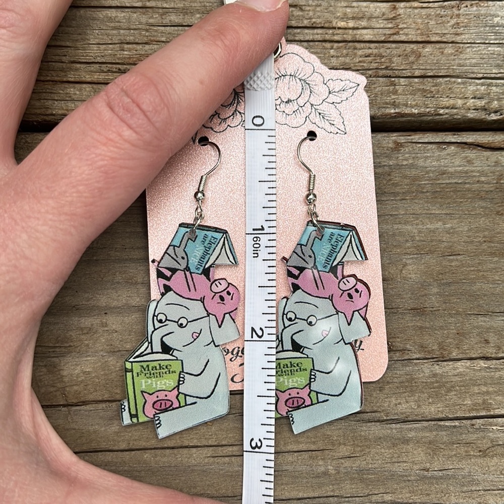 Mo Willems Piggie and Gerald Teacher Earrings - Picture 10 of 13